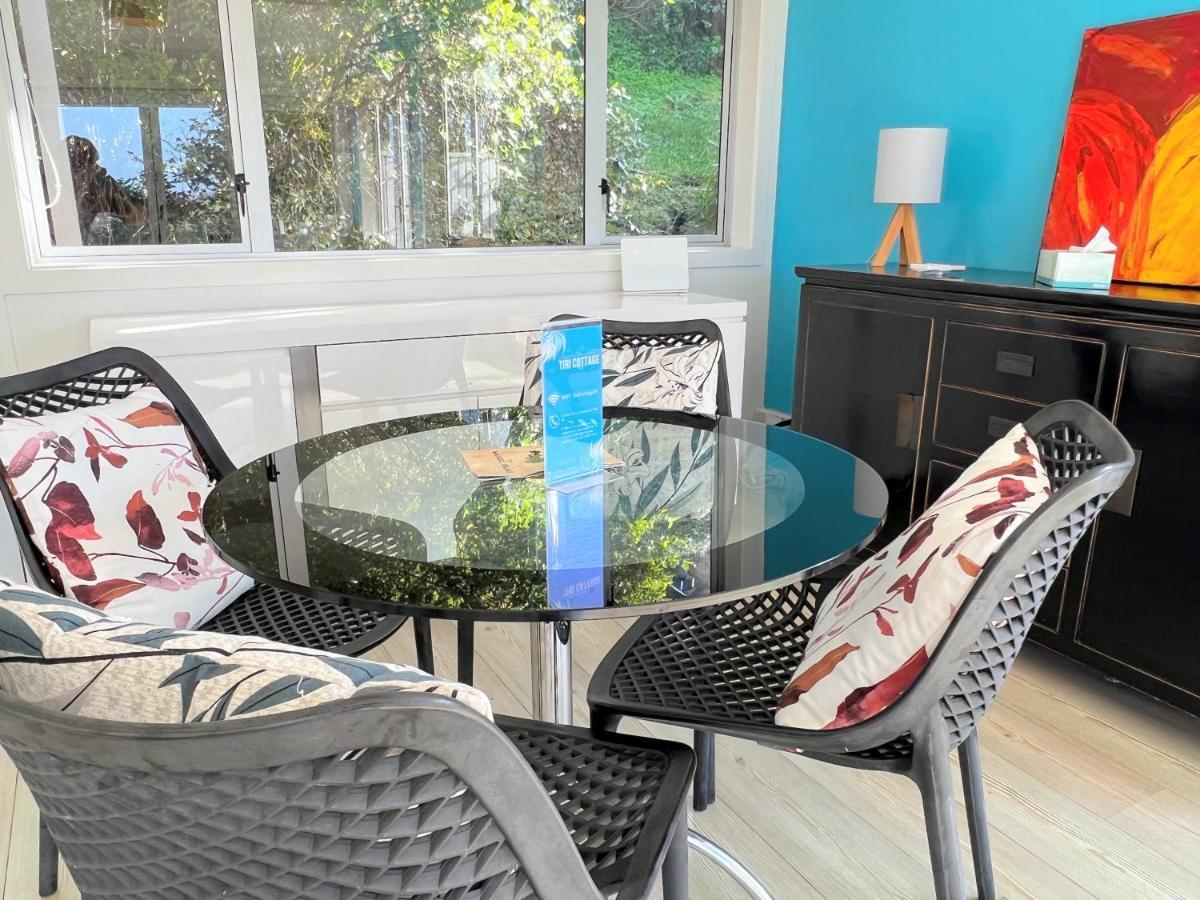 Tiri Cottage - Sea Views In Oneroa By Waiheke Unlimited Waiheke Island Buitenkant foto
